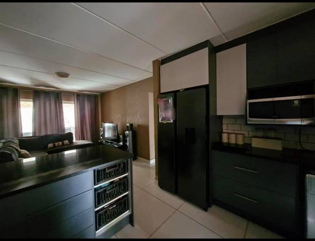 3 BEDROOM TOWNHOUSE FOR SALE IN TERENURE
